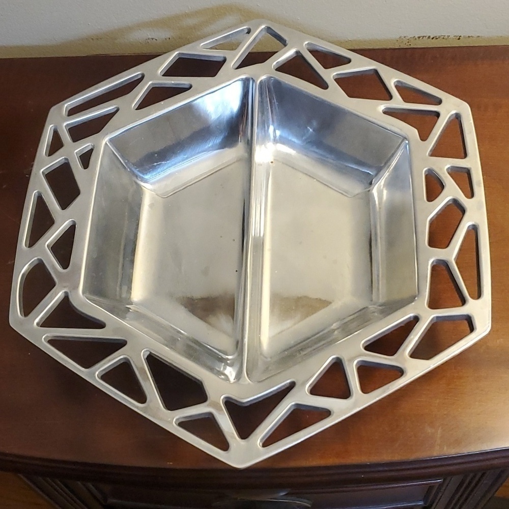 Wilton Armentale Symphony Hexagonal Serving Bowl 12 inches